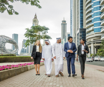 The Unspoken Etiquette of Networking in Dubai Business Scene